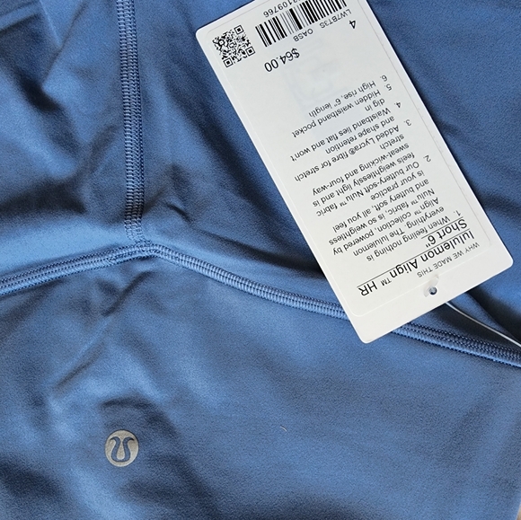 NWT Lululemon align 6" shorts - Picture 4 of 5